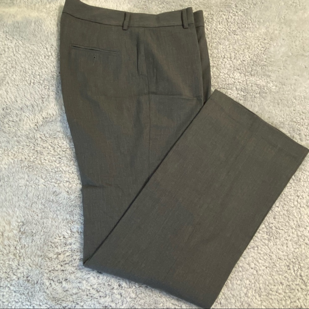 Banana Republic Factory Straight Leg Dress Pants in Charcoal Gray - size 10L